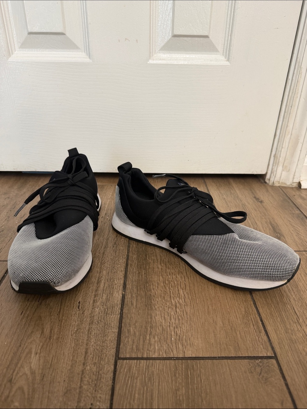 Guess Men’s Black and Gray Lace-Up Sneakers
